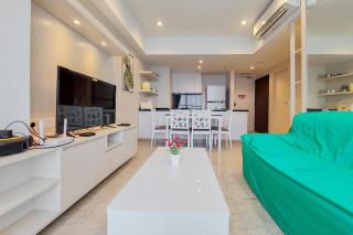 Nice and Spacious 2BR with Extra Room at Branz BSD City Apartment By Travelio - Tangerang - 2