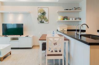 Nice and Spacious 2BR with Extra Room at Branz BSD City Apartment By Travelio - Tangerang - 1