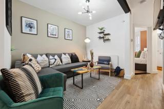 Blue Puffin Stays - 4 Bed Stunning Chic Open Plan Southsea Townhouse, Free On-Street Parking, Perfect for Groups! - 3