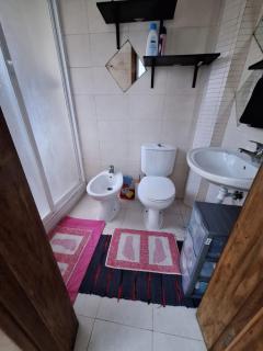 Quarto barato privativo com casa de banho e áreas comuns partilhada com outros hospedes - Lisbona - 5