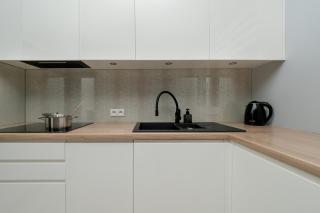 Przestronny & Elegancki Apartament w Gdyni z Parkingiem i Wanną by Noclegi Renters - 8