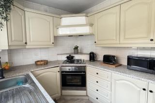 Unwind at Hebburn House-Your Serene Retreat Awaits - 5