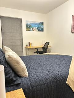 Reading City Centre Spacious High End 1-Bedroom Flat - 3