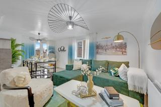 Velvet Escape, A Stylish 2-Bedroom London Getaway - Sleeps 6 - Dagenham - 9