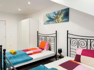 N33 Spacious Luxury 3BR - Budapest - 4
