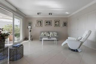 3-Br Apartment Sea View Swimming Pool - 5