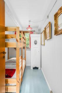 Romantic Wooden House For Family Near Beaches - Rørvig - 3