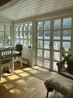 Cabin With Shoreline By Brusdalsvannet Lake - 9