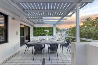 Spacious 3bdr Apartment with Monumental View - 6