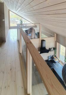 Cozy Family Cabin In Uniquely Situated Hiking Area - - 2