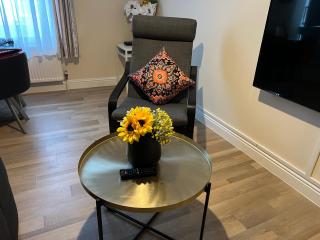 Glastonbury High Street Sanctuary- 2 BD, Sleeps 4 - 7
