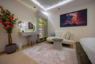 Big Modern 2BR, 65" 4K TV, Near BLVD - Riyadh - 3