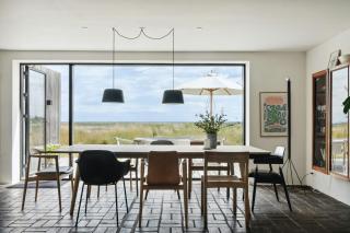 Architectural Simplicity With Vast Views - Malling - 0