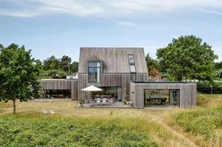 Architectural Simplicity With Vast Views - Malling - 9