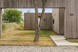 Architectural Simplicity With Vast Views - Malling - 6