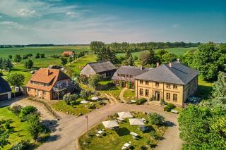 Spacious Vacation Apartment With A Garden View - Walow - 9