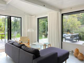 Home Embraced By Green Nature In Højby - Højby - 0