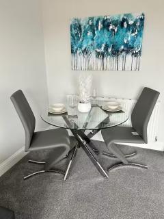 Modern Staycation Apartment - Caldercruix - 8