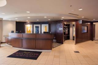 Courtyard by Marriott Canton - 8
