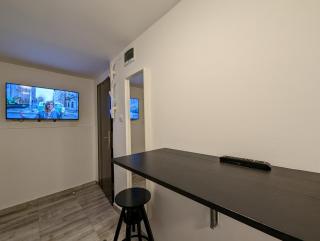 Tiny Condo w Ensuite Bathroom - Zagabria - 7