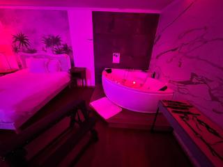 Jacuzzi LOVE Suite - París - 8