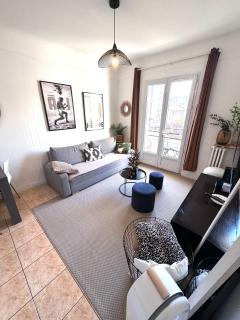 Appartement avec balcon, 5 min du Métro 1-6, Nation, Disneyland, Zoo, Bois de Vincennes - Parijs - 0