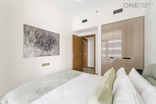 Stylish 2BR in Business Bay canal View Pool & Gym - 3