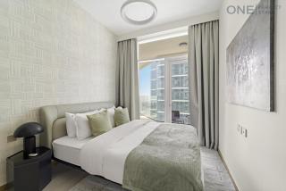 Stylish 2BR in Business Bay canal View Pool & Gym - 2