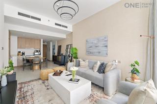 Stylish 2BR in Business Bay canal View Pool & Gym - 0