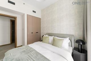 Stylish 2BR in Business Bay canal View Pool & Gym - 1