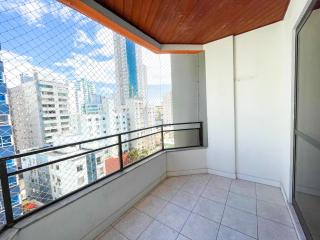 350 metros da Praia Central na Avenida Brasil próximo à Roda Gigante e Shopping Atlântico - Balneário Camboriú - 1