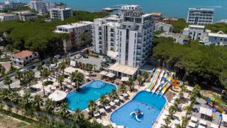 Henry Resort & Spa - Golem - 0