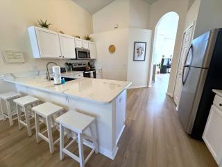 4 Bedroom Villa with Private Pool & Golf Course Views - 4