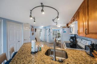 OPEN - Walkable, beach, amenities, all the extras - St Pete Beach - 1