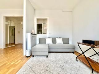 Spacious apartment near Montparnasse Bausset 6th - 3