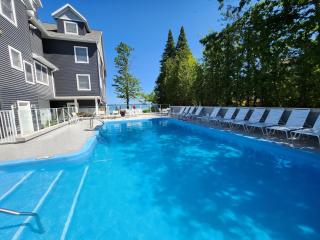 North Shore Inn TC 103 - 4