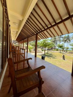 Arys Lagoon Bungalow & Hotel - Ilhas Karimunjava - 7