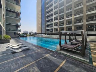 Elegant 1 Bed Apartment in Binghatti Creek - 9
