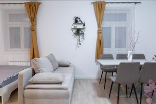 Minimalist Apartment in Wenceslas Square - Prague - 7