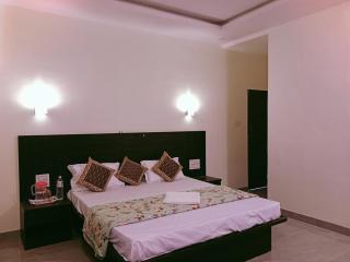 3BHK Browne Villa By Holiday Villass Mahabaleshwar - Mahabaleshwar - 7