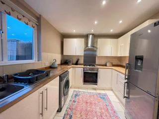 Cozy Home for all to stay - Leavesden Green - 7