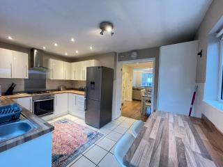Cozy Home for all to stay - Leavesden Green - 4