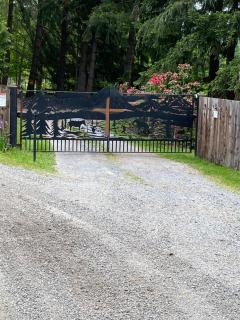 Rainier view farm stay cabin - 7