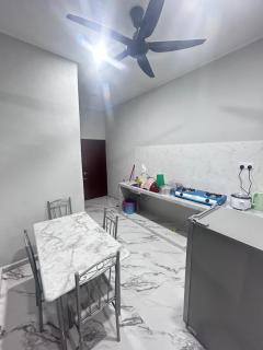 Homestay Taman Hidayah Chawas - Tanah Merah - 1