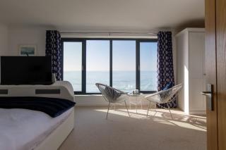 The Sea House - Ultimate Seafront Living & Sunsets - 9