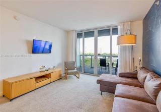1 Bdm & Kitchen at Beachwalk Pool Gym Beach - Hallandale Beach - 0