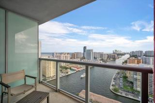 Stunning 30th-Floor Studio at Beachwalk Resort - 5