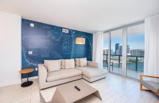Luxury 2BR-2BA Condo on 30th Floor with Epic Views - Hallandale Beach - 9