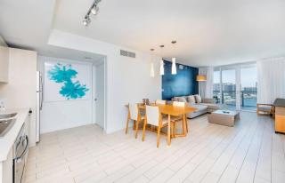Luxury 2BR-2BA Condo on 30th Floor with Epic Views - Hallandale Beach - 5
