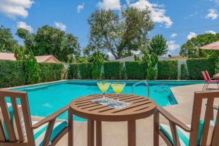 Large Heated Pool Family - 3500 sqft - Sleeps 17 - 7